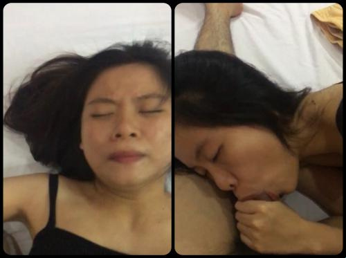 Dia berpura-pura tidak bersalah tetapi sangat erotis