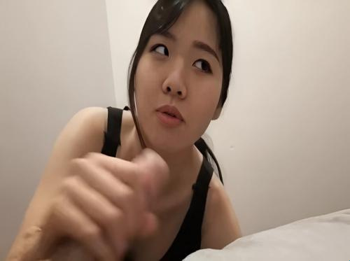 Gadis cantik merangsang pelanggan